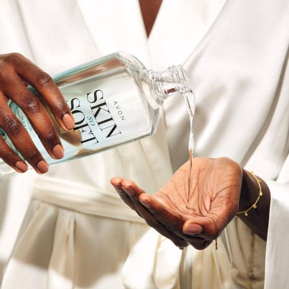 Skin So Soft Bonus-Size Original Bath Oil - Picture 2 of 3